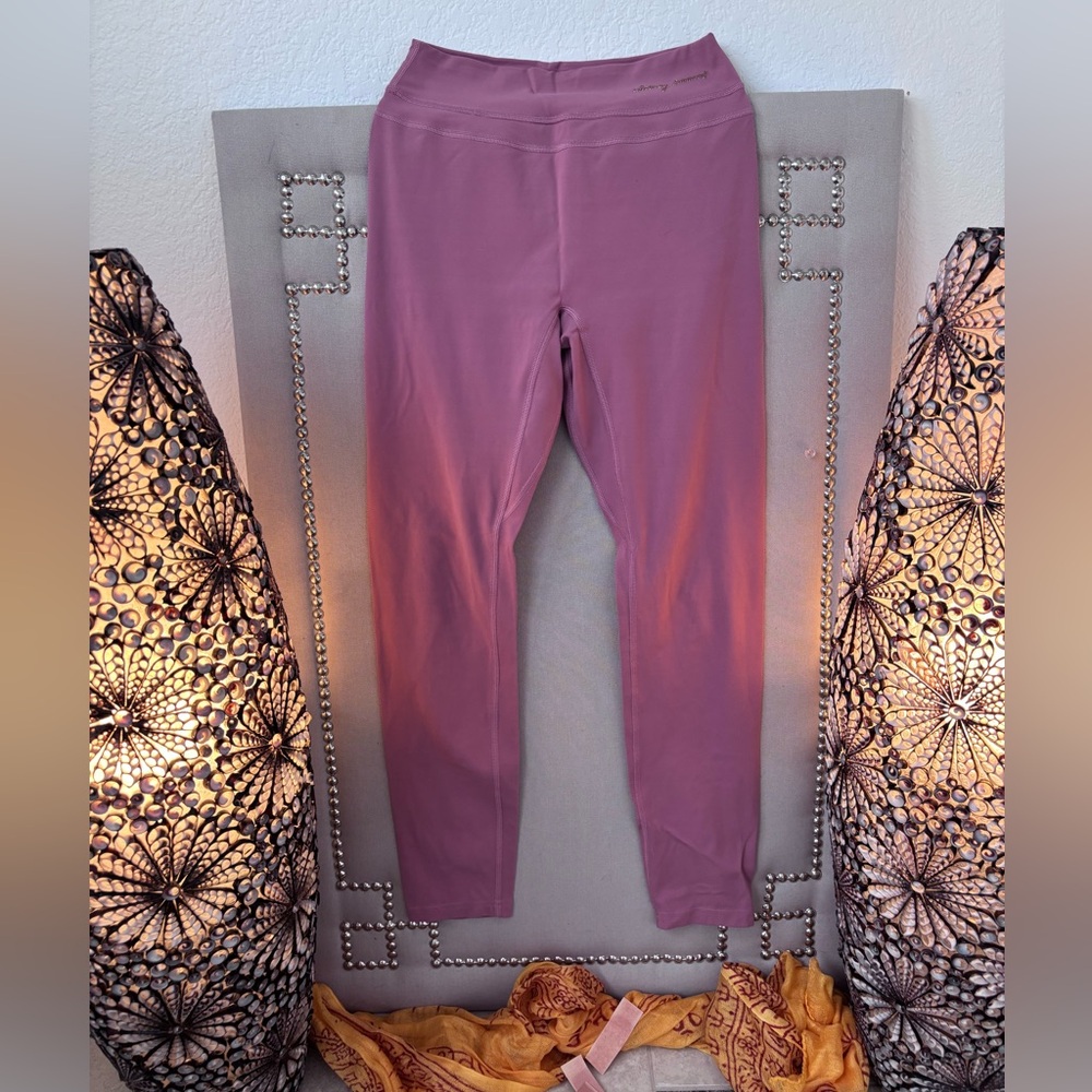 Whitney Simmons | pink leggings